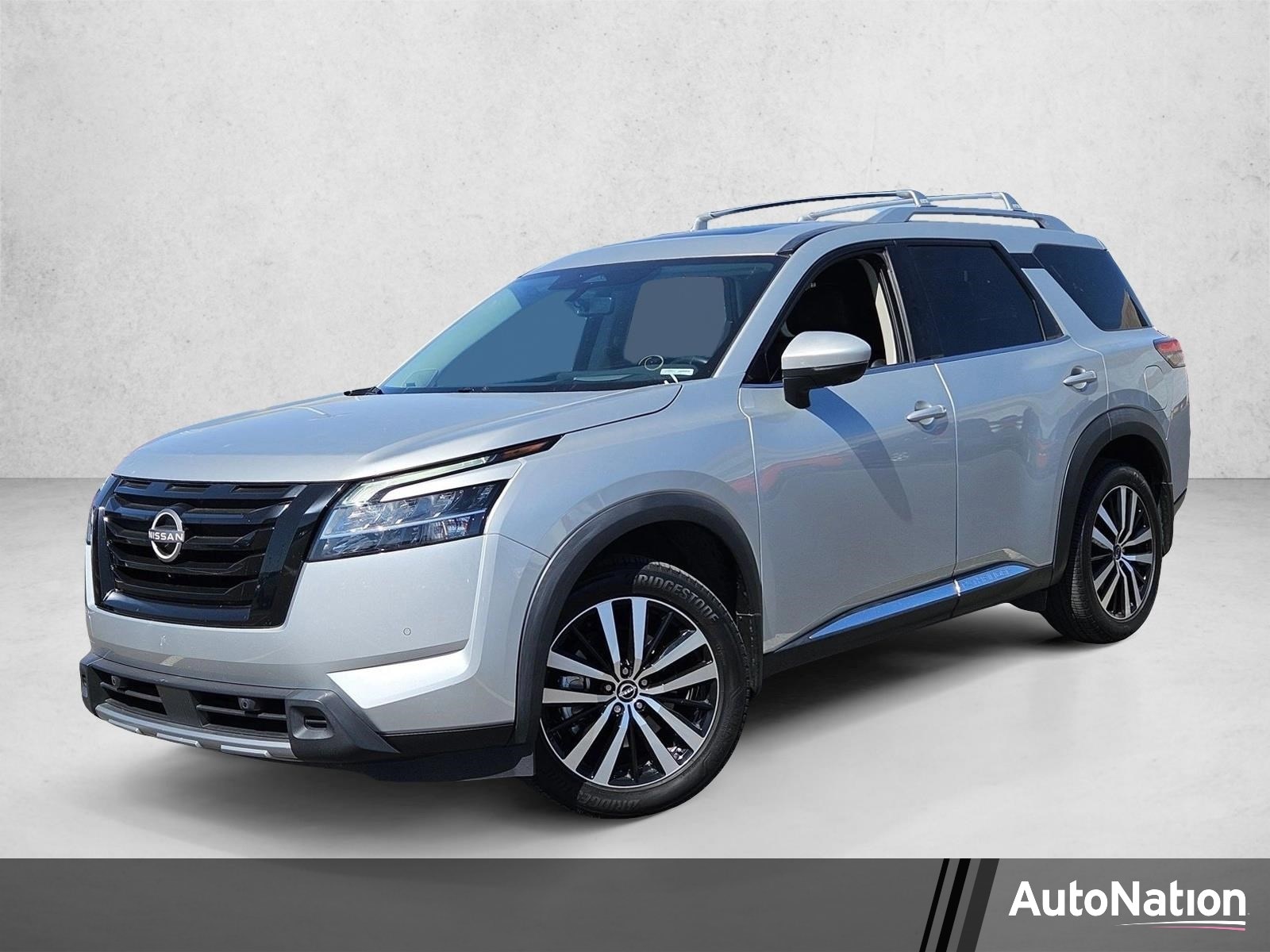 2023 Nissan Pathfinder Platinum 2WD's photo