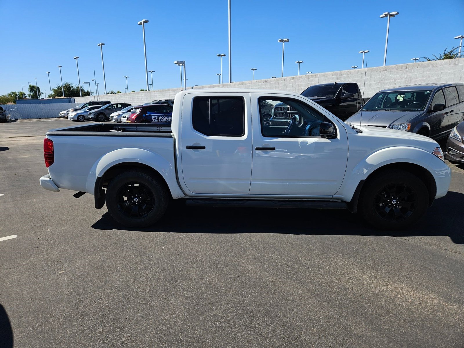 2020 Nissan Frontier SV photo 4
