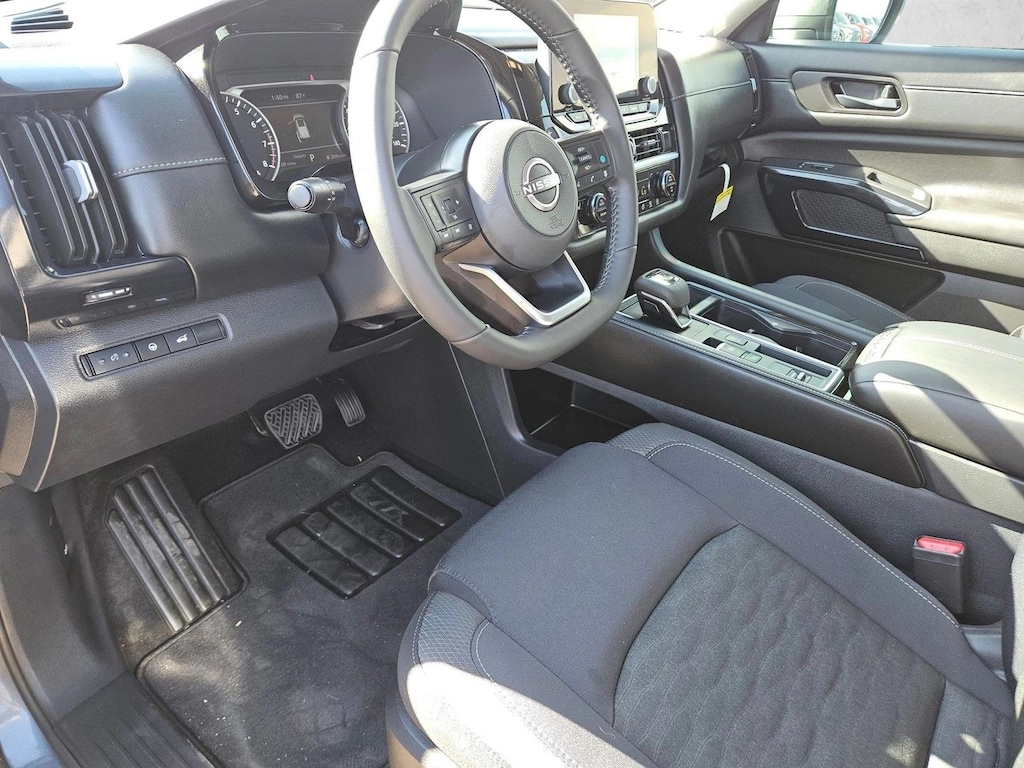 New 2025 Nissan Pathfinder SV SUV