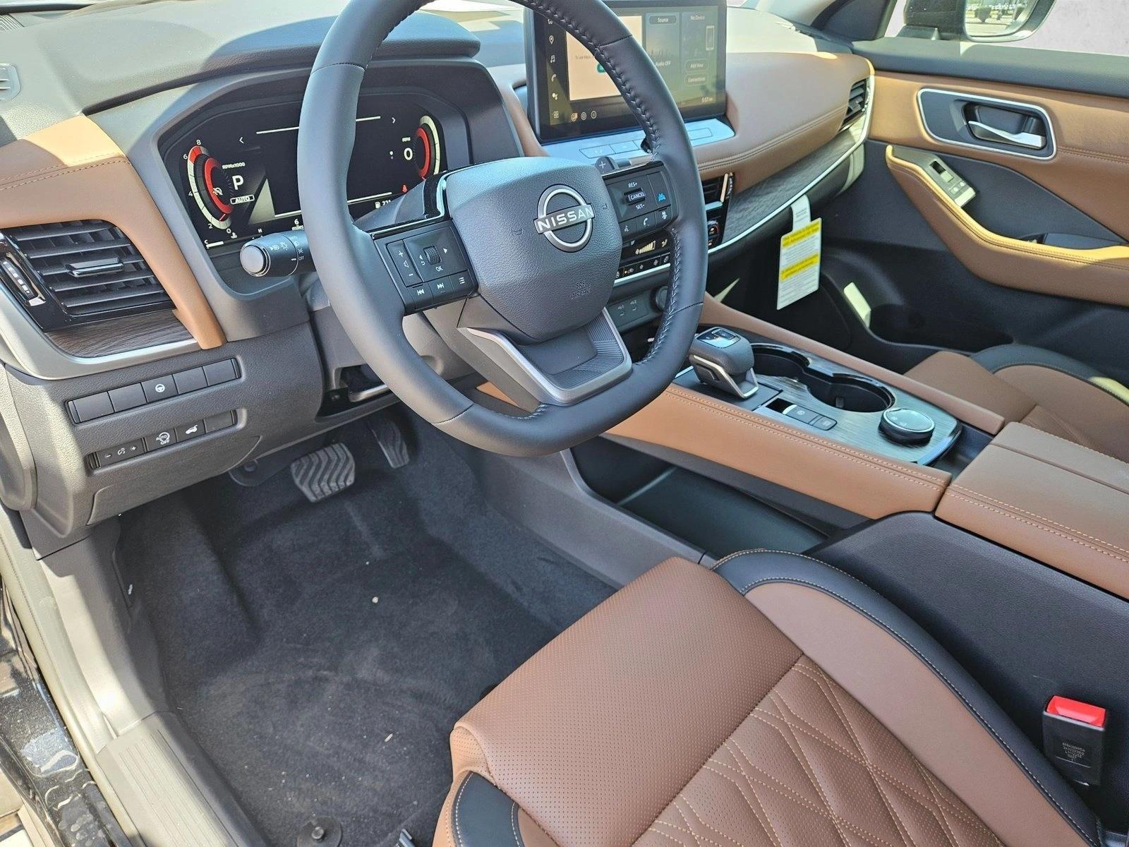 2026 Nissan Rogue Platinum - Photo 3