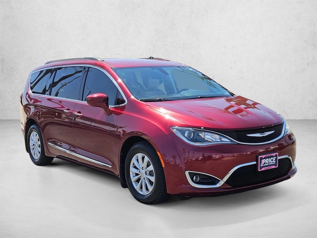 Used 2017 Chrysler Pacifica Touring-L Van