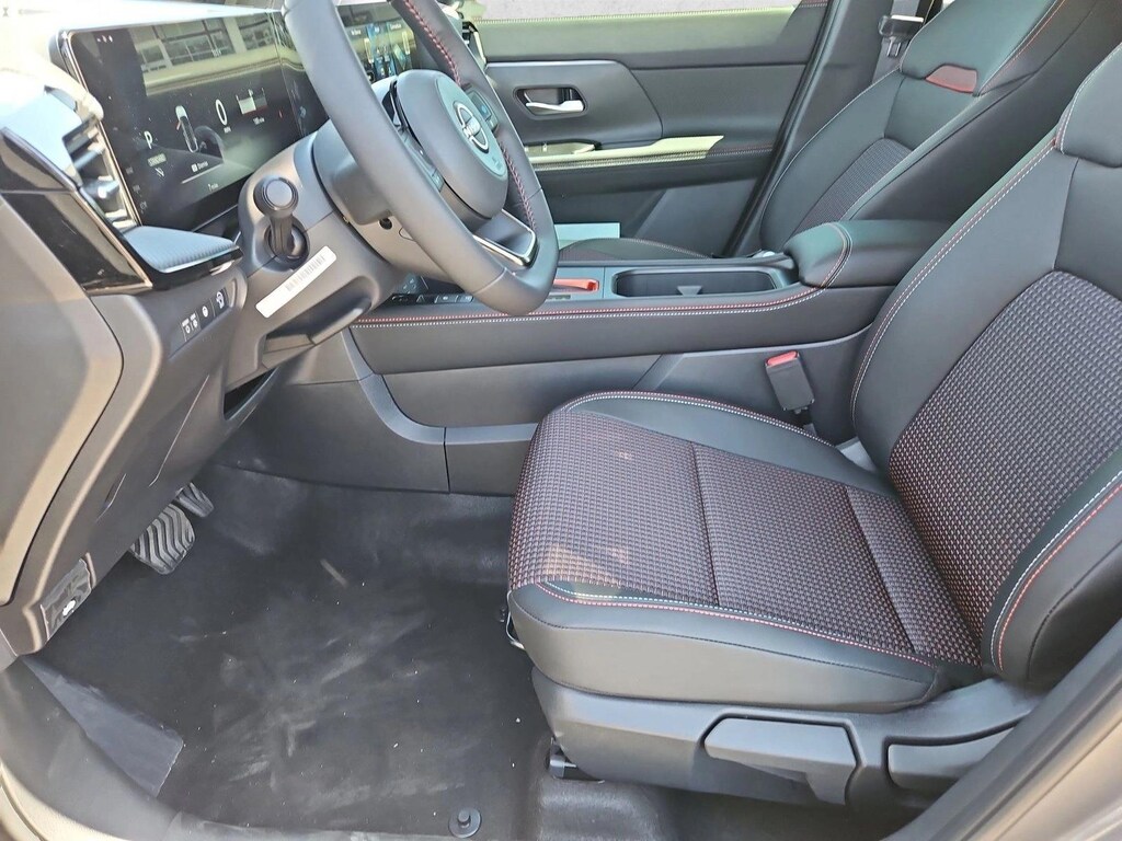 New 2026 Nissan Kicks SR SUV