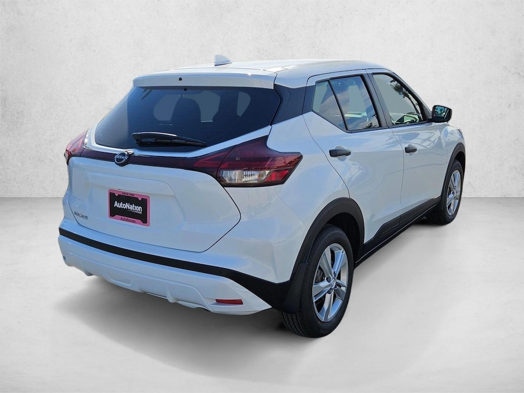 New 2025 Nissan Kicks Play S SUV