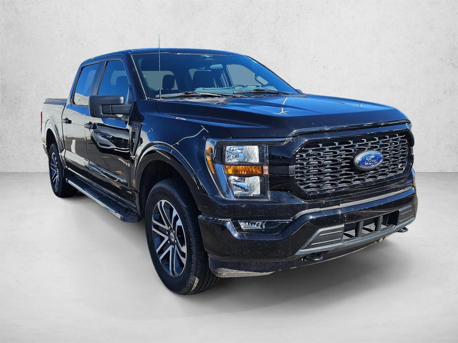 2023 Ford F-150 XL photo 3