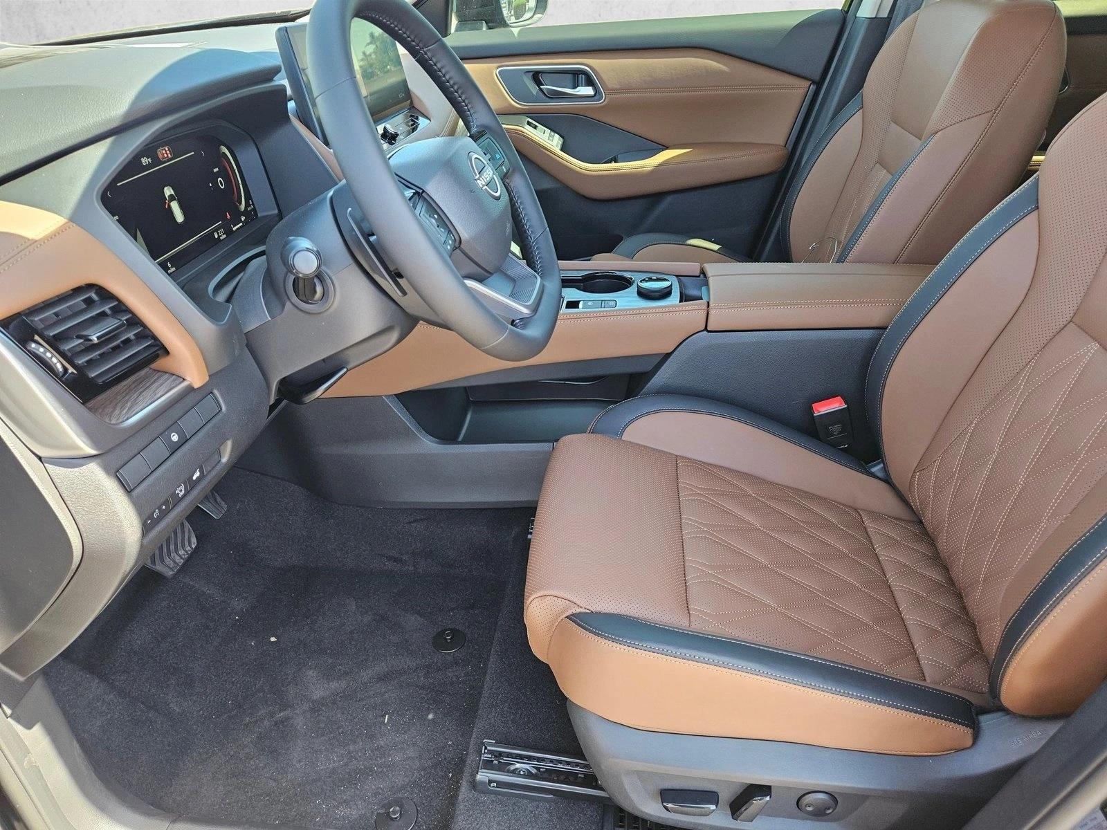 2026 Nissan Rogue Platinum - Photo 4