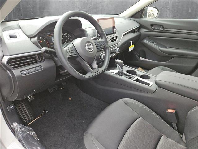 2025 Nissan Altima S photo 3
