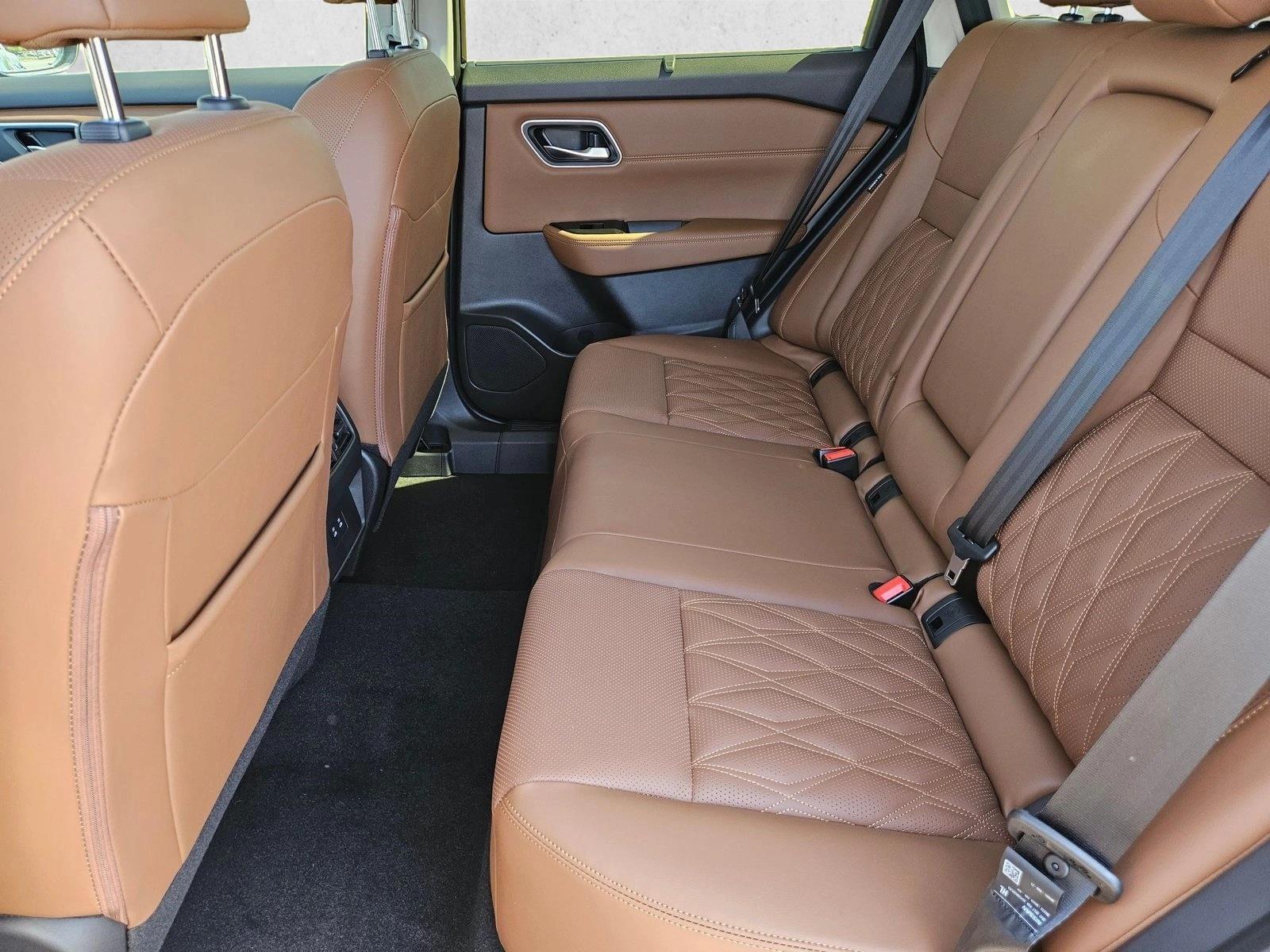 2026 Nissan Rogue Platinum - Photo 16