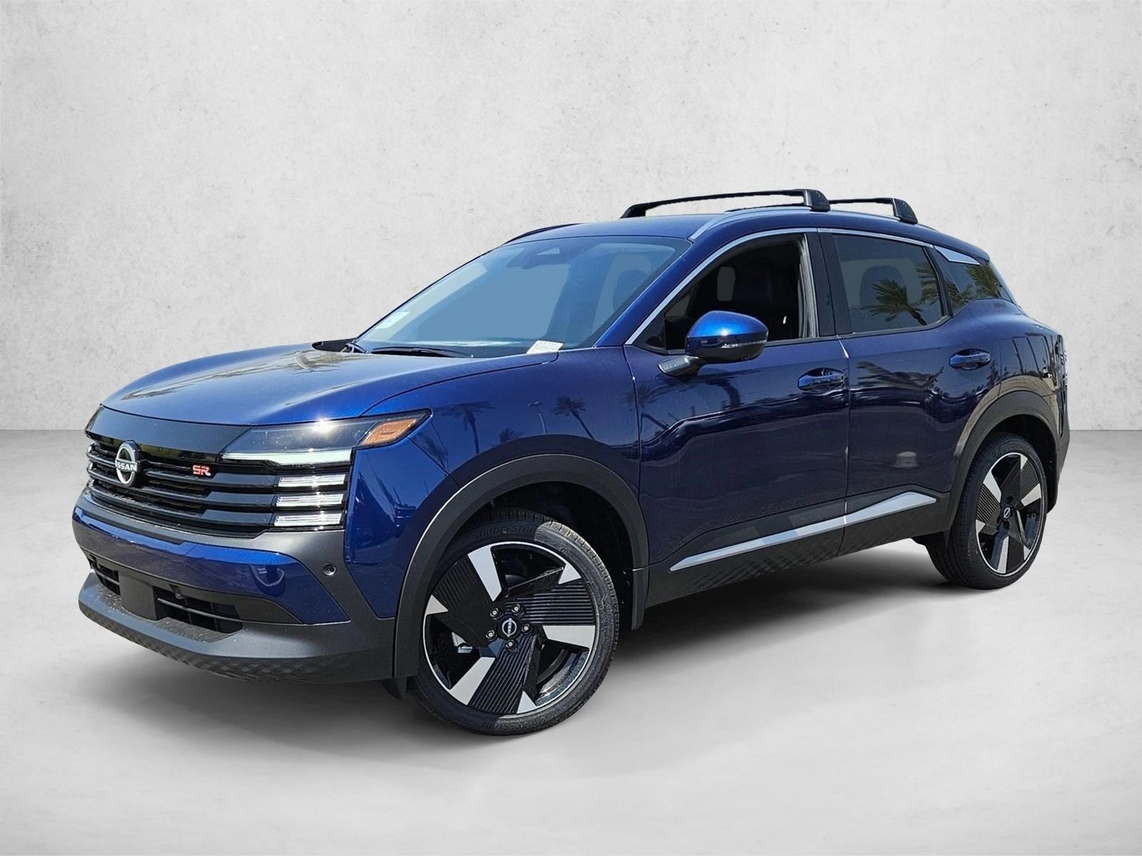 2025 Nissan Kicks SR's photo