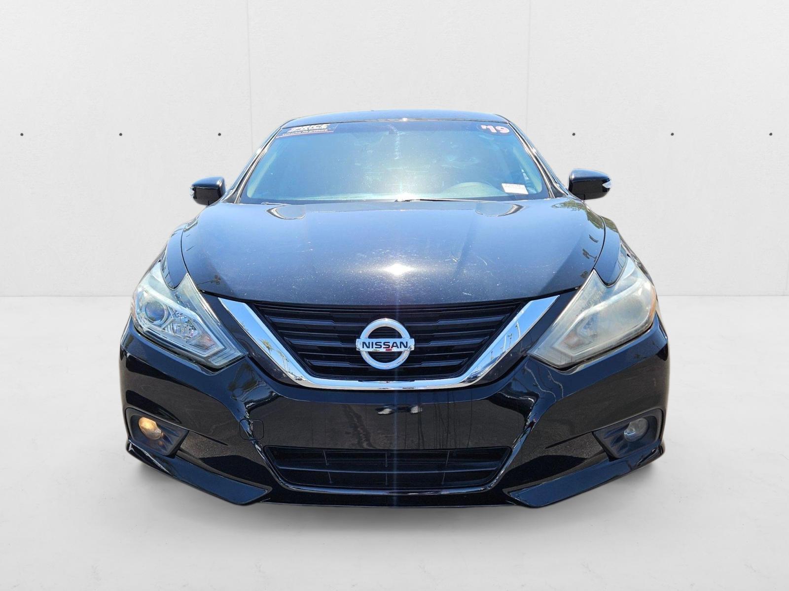Used 2018 Nissan Altima SL with VIN 1N4AL3AP1JC206104 for sale in Chandler, AZ