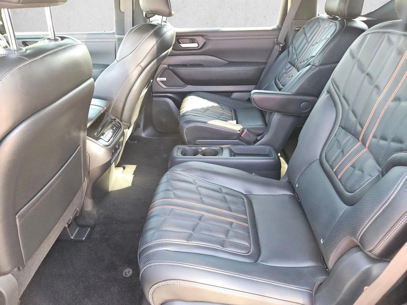 2026 Nissan Armada PRO-4X - Photo 12