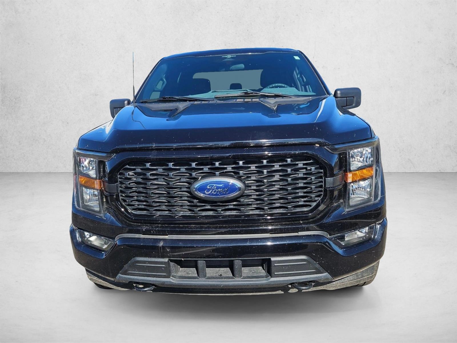 2023 Ford F-150 XL photo 2