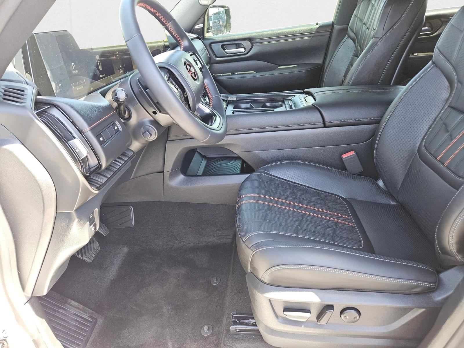 2025 Nissan Armada photo 3