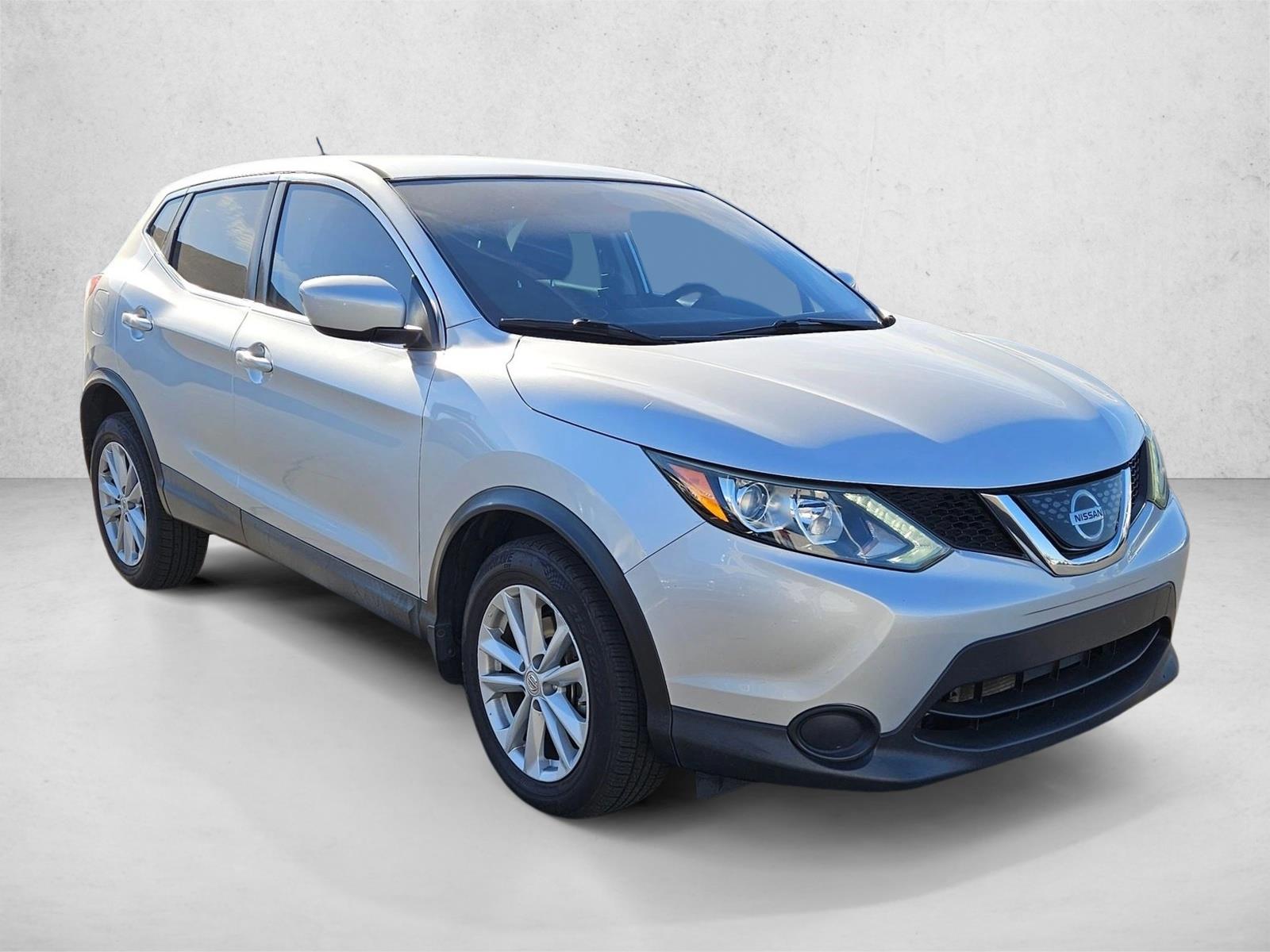 2018 Nissan Rogue Sport S photo 3