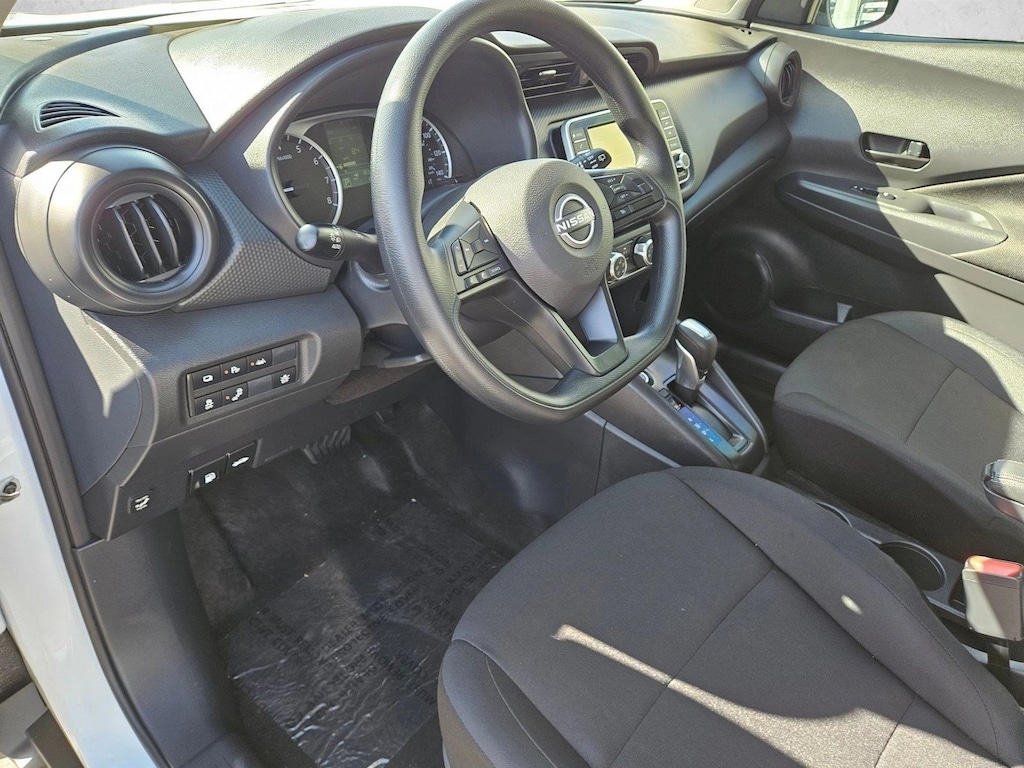 New 2025 Nissan Kicks Play S SUV