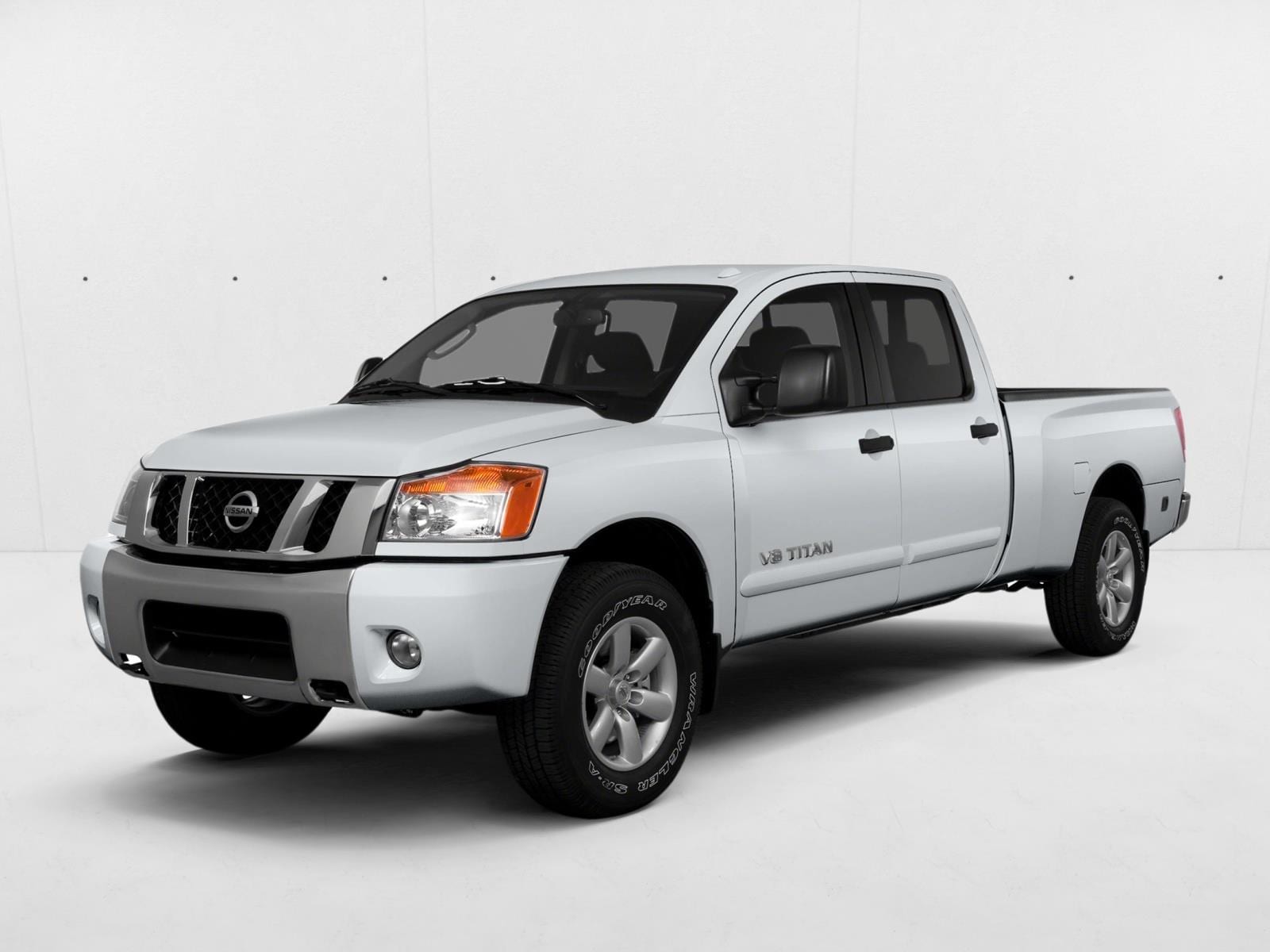 2015 Nissan Titan SV's photo
