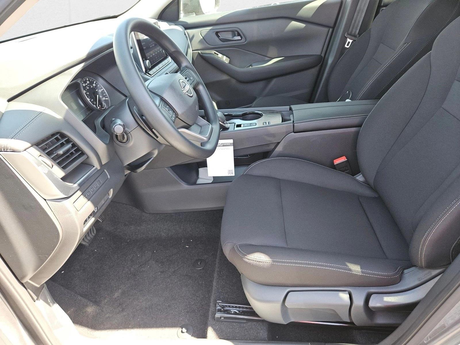 2026 Nissan Rogue S photo 4