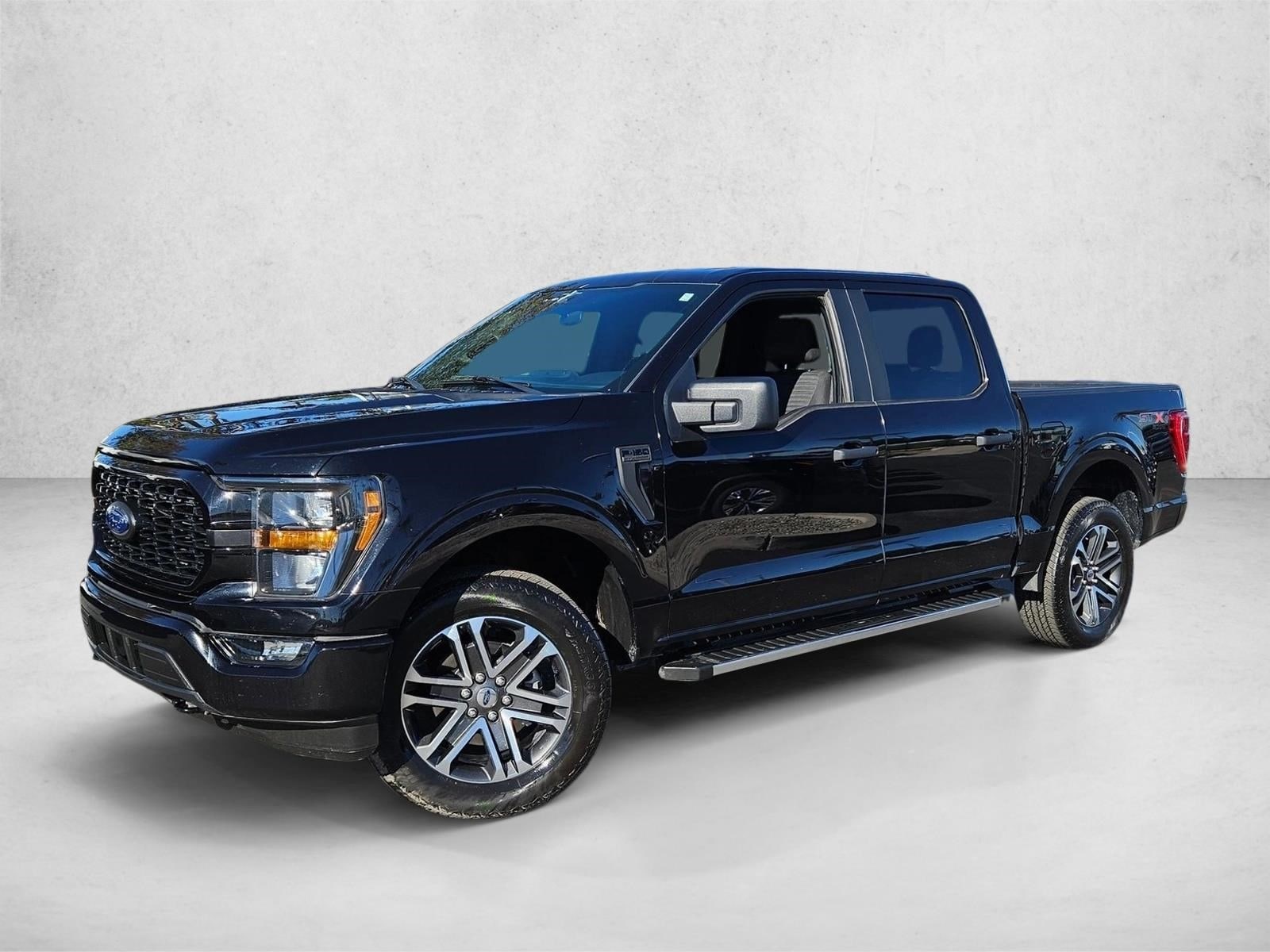 2023 Ford F-150 XL's photo