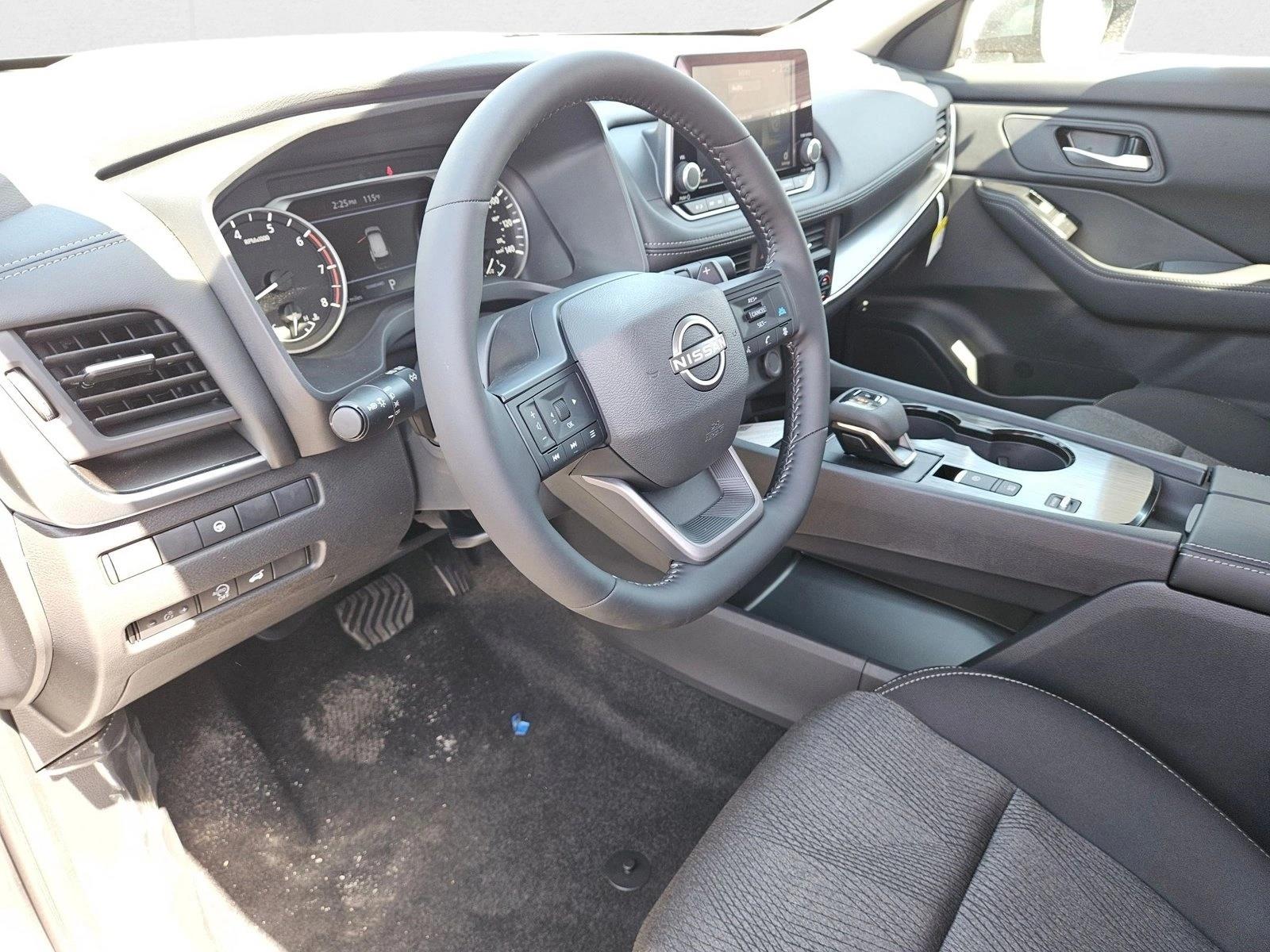 2026 Nissan Rogue SV photo 3