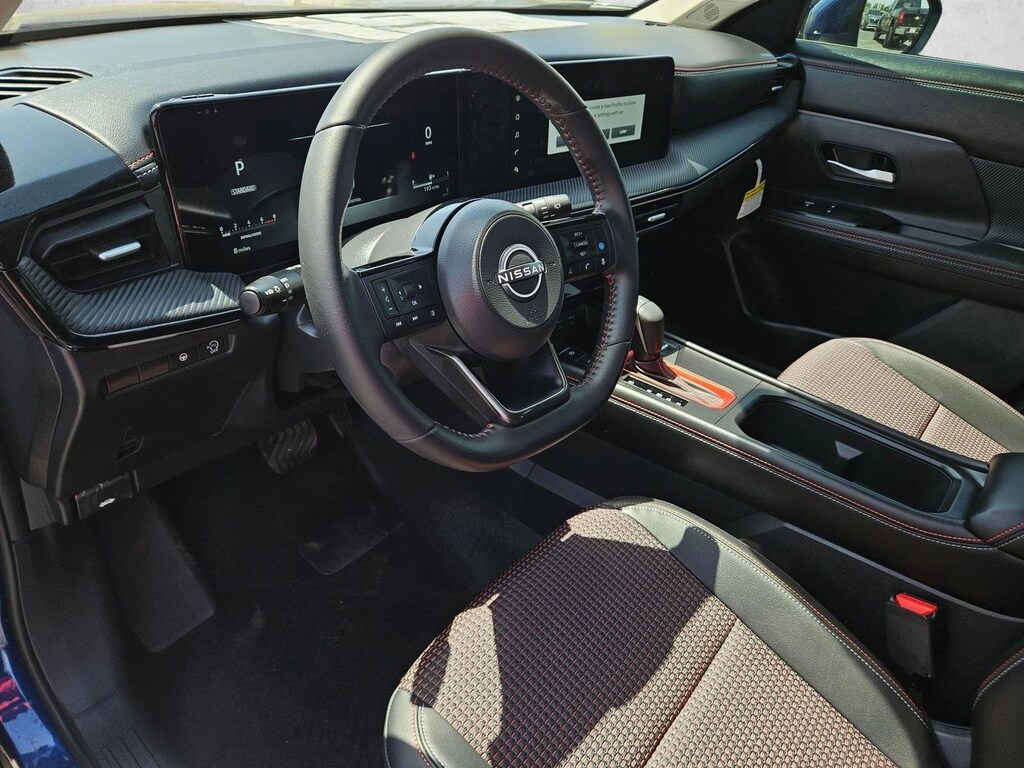 New 2025 Nissan Kicks SR SUV