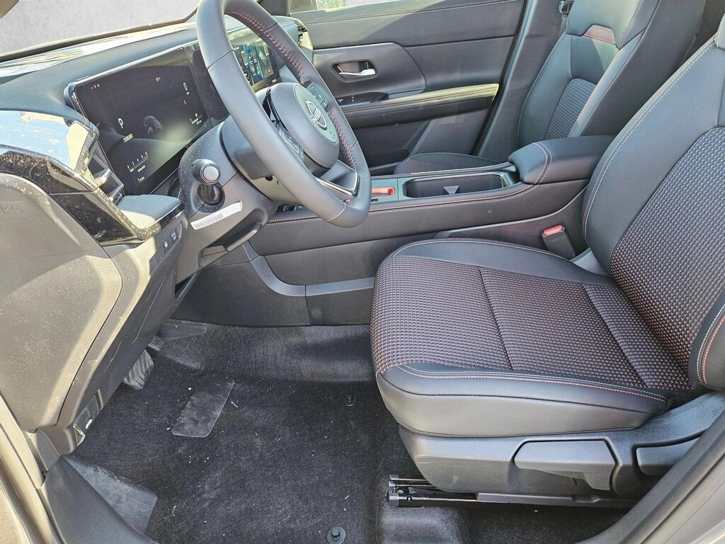 New 2026 Nissan Kicks SR SUV