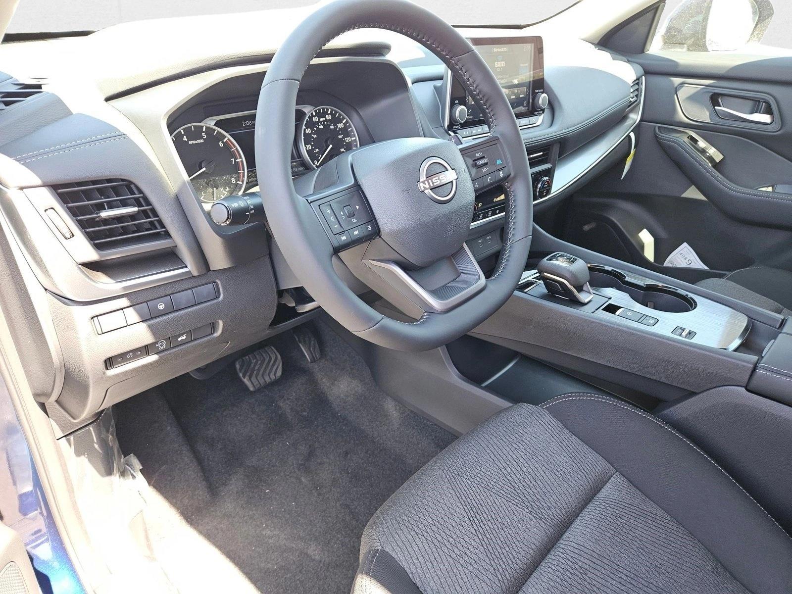 2026 Nissan Rogue SV photo 3