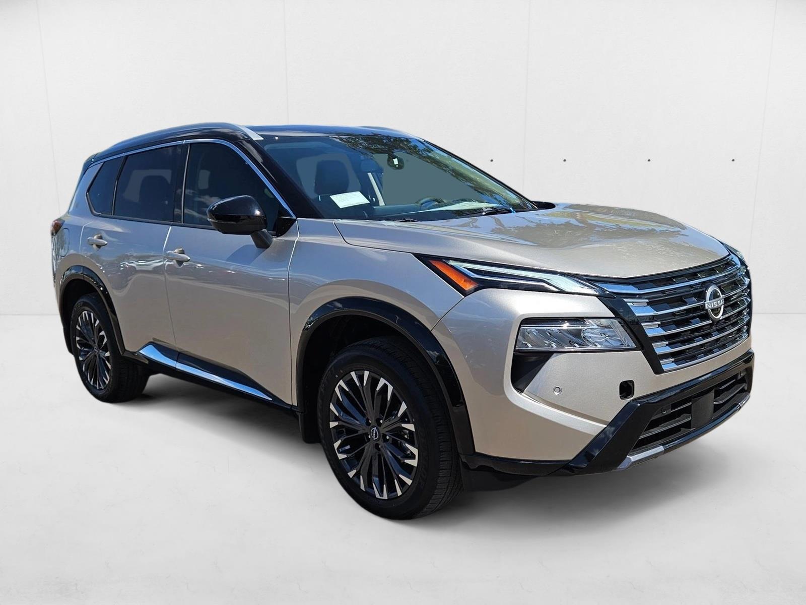 2026 Nissan Rogue Platinum photo 2