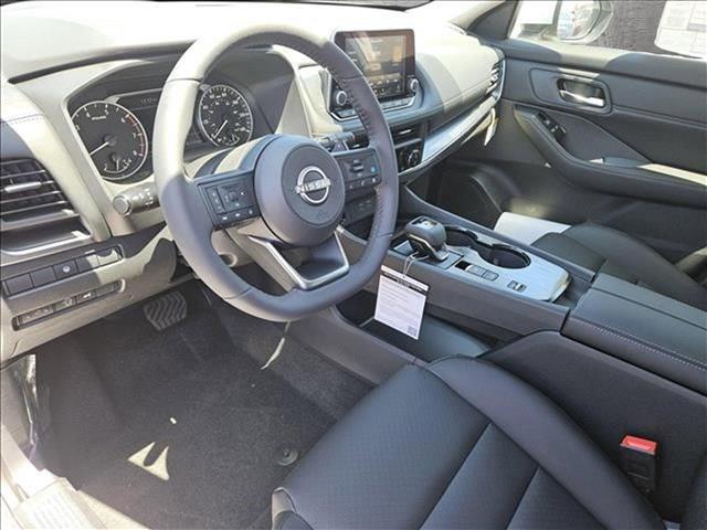 2024 Nissan Rogue SV photo 3