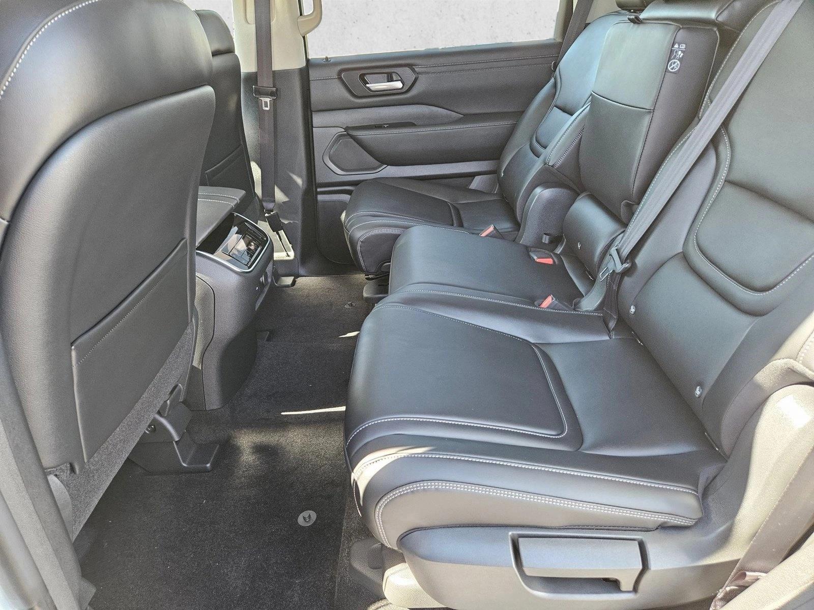 2026 Nissan Armada SV - Photo 12