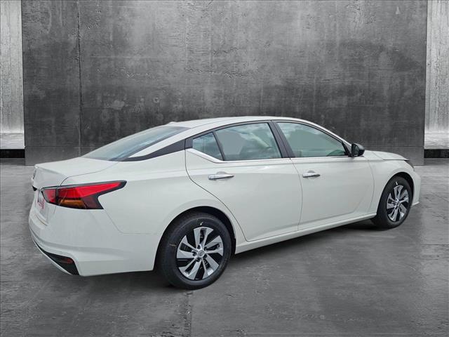 2025 Nissan Altima S photo 2