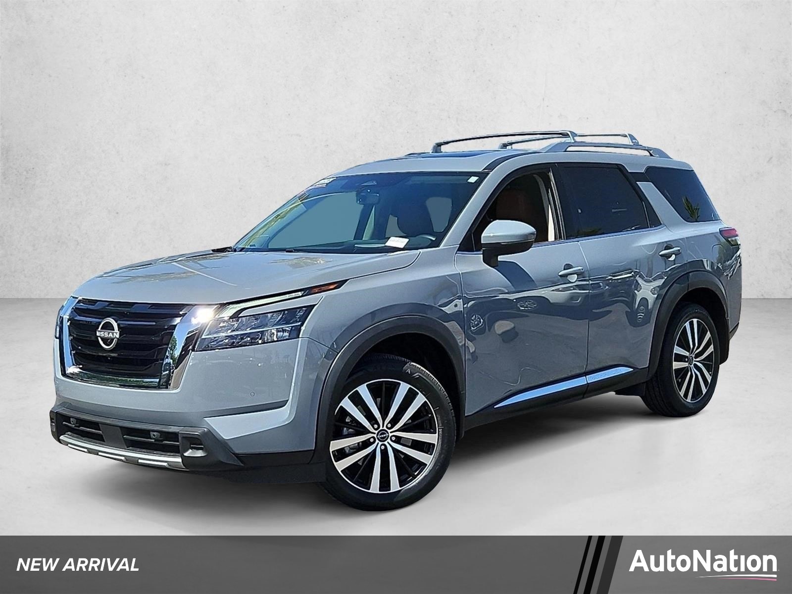 2024 Nissan Pathfinder Platinum 2WD's photo