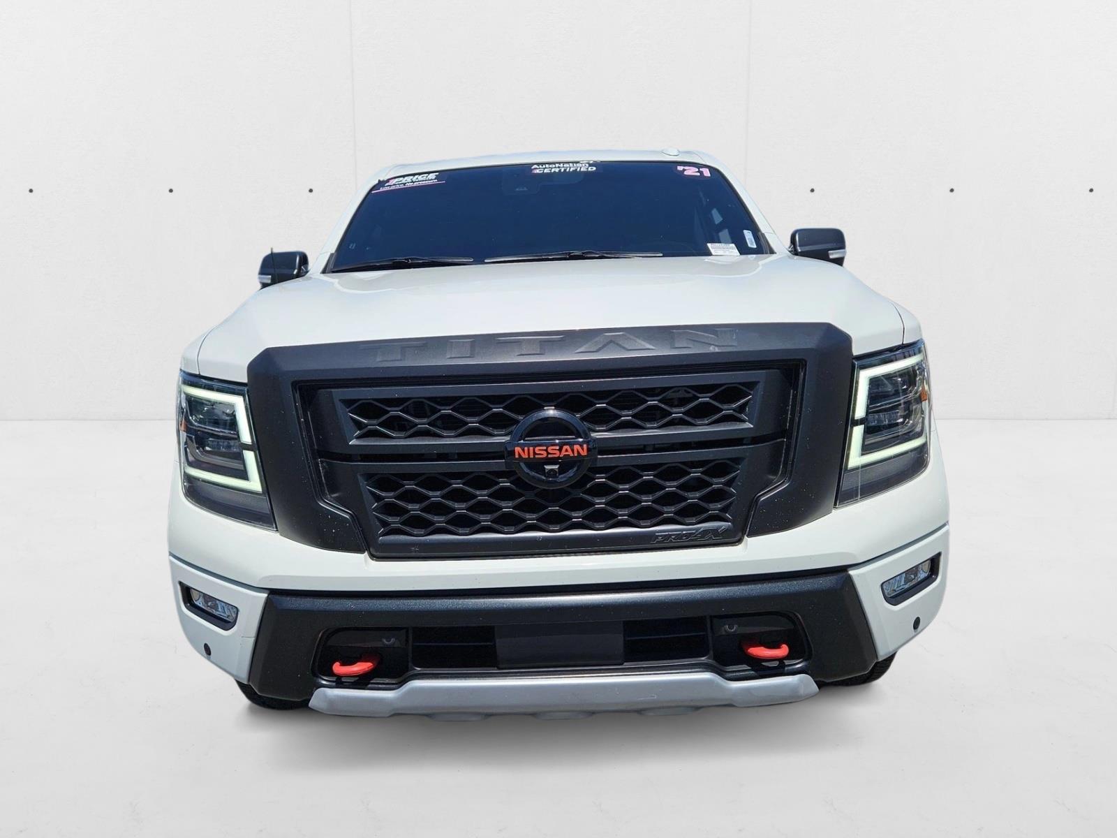 2021 Nissan Titan PRO-4X Crew Cab photo 2