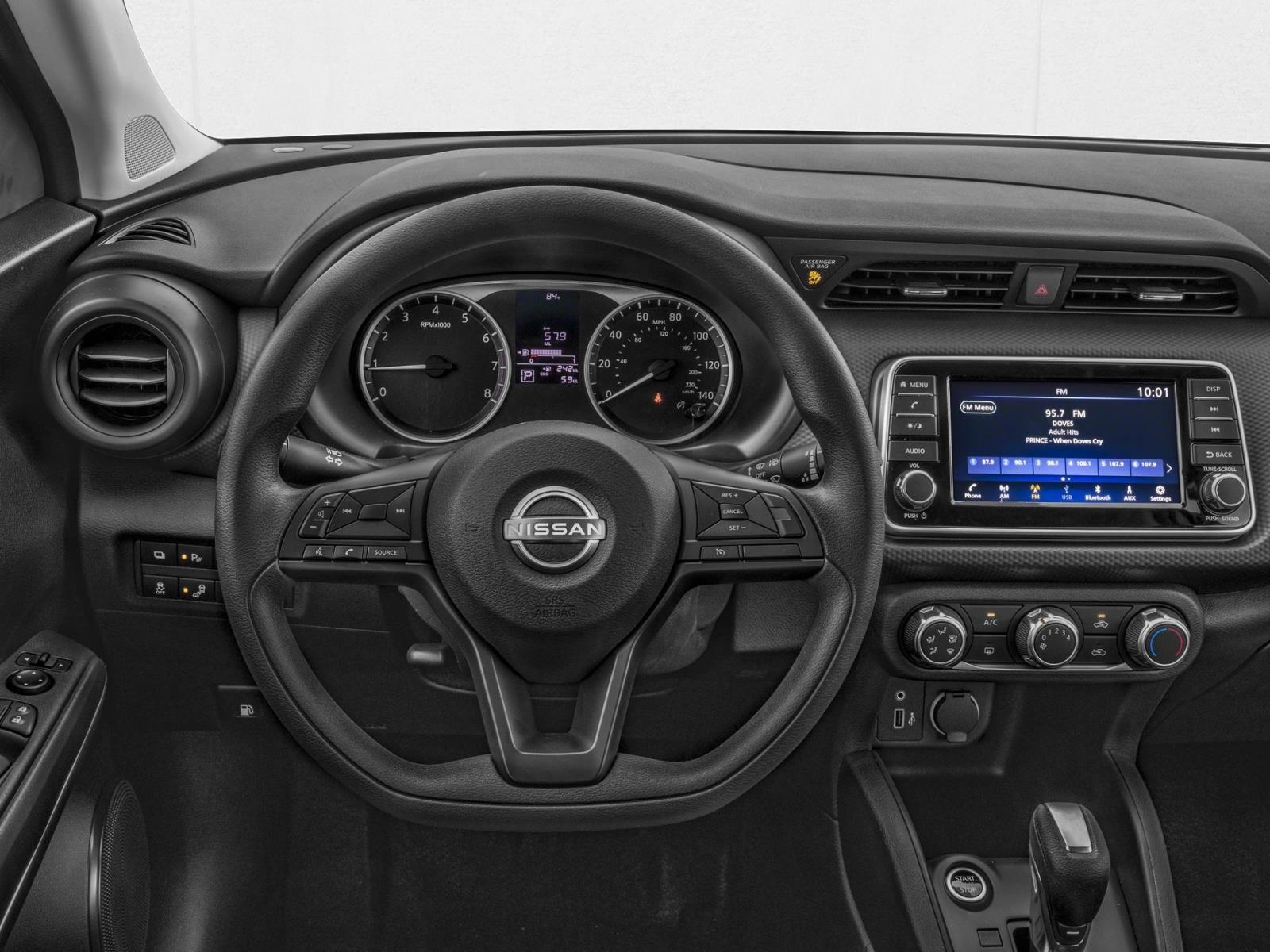 2025 Nissan Kicks Play S photo 4