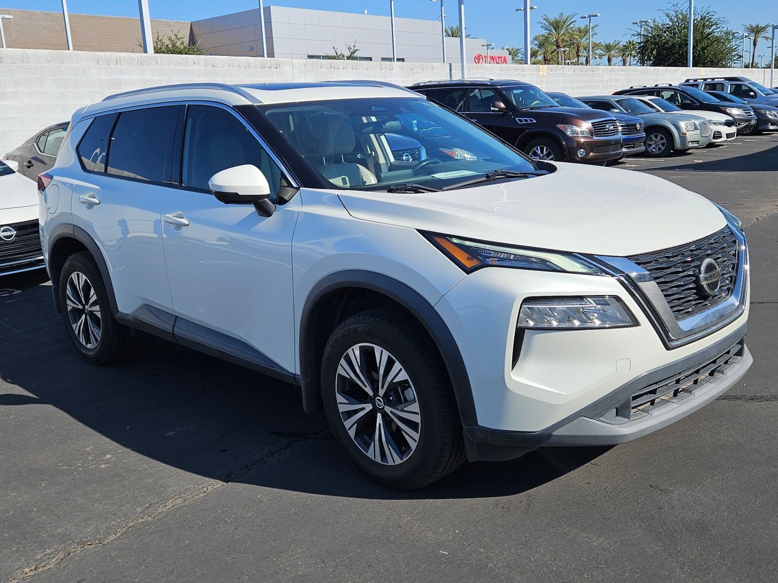 2021 Nissan Rogue SV photo 3