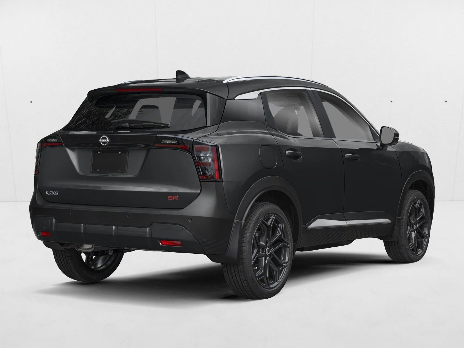 2026 Nissan Kicks SR photo 2