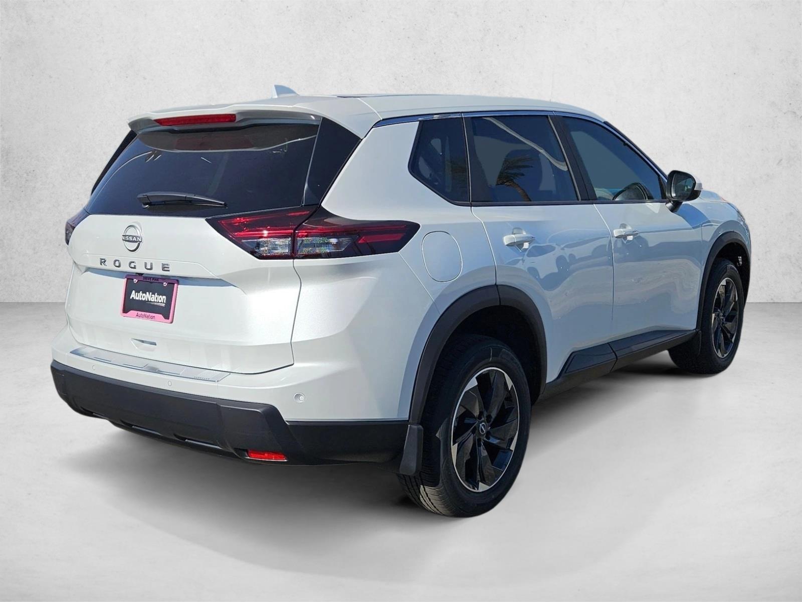2026 Nissan Rogue SV photo 2