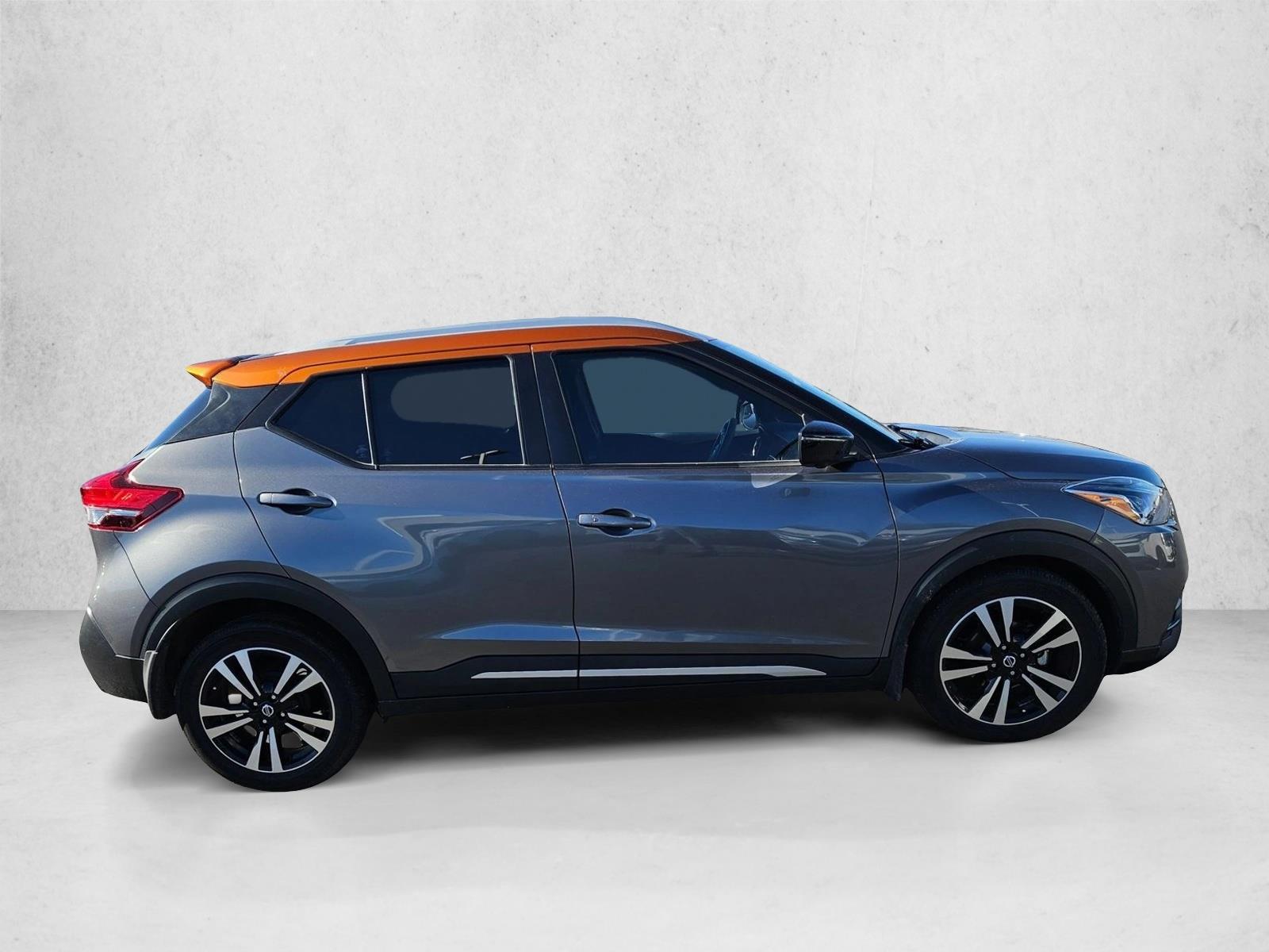 2018 Nissan Kicks SR photo 3