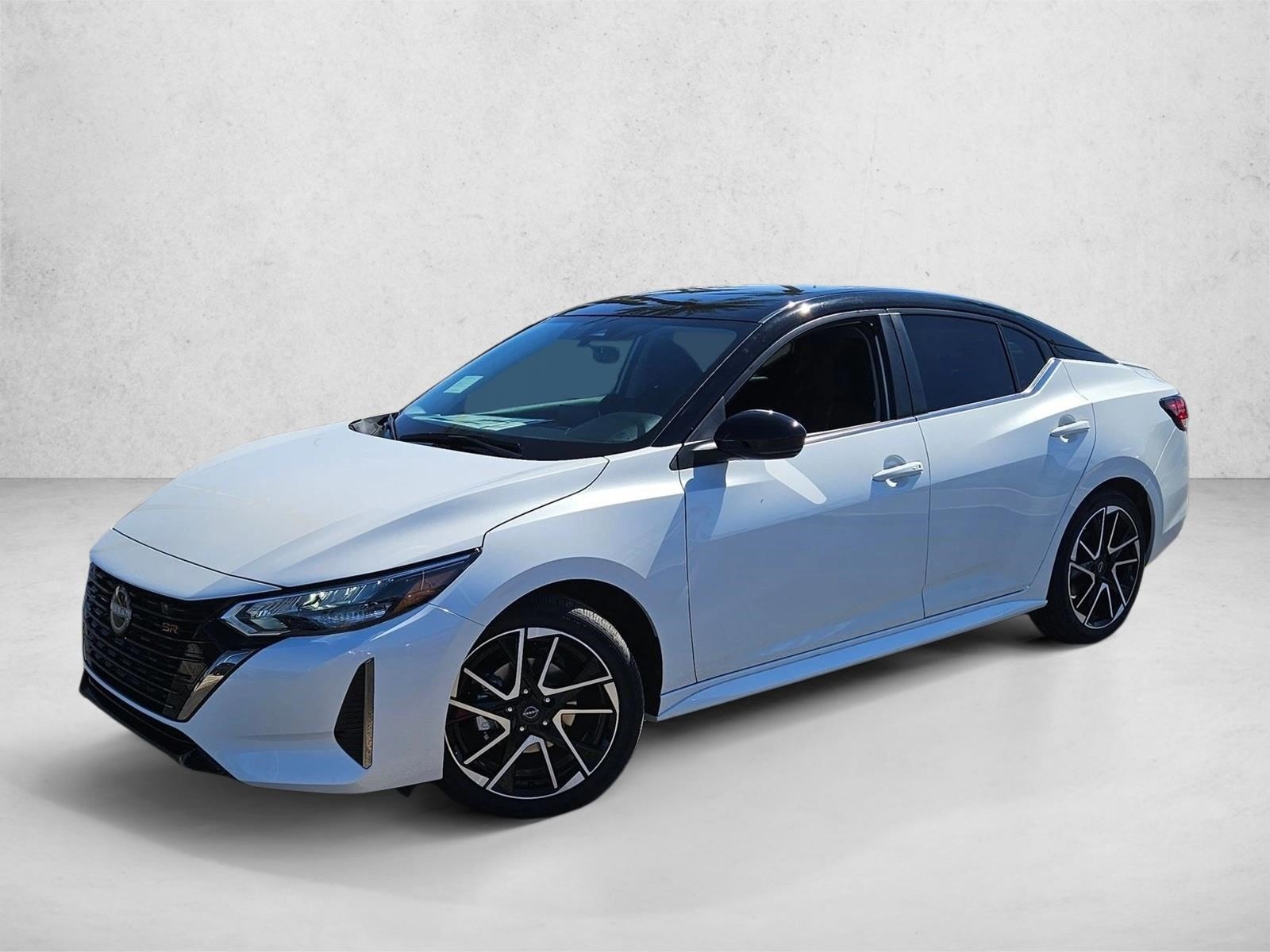 2025 Nissan Sentra SR's photo