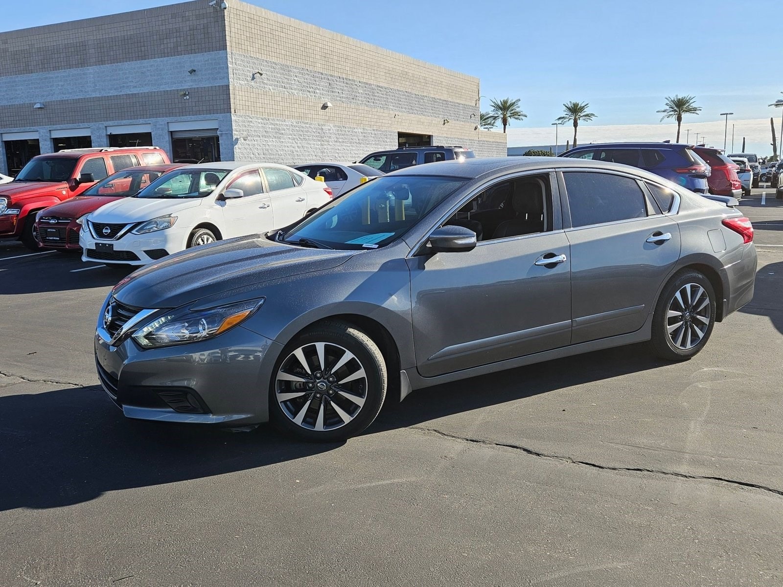 2017 Nissan Altima SL's photo