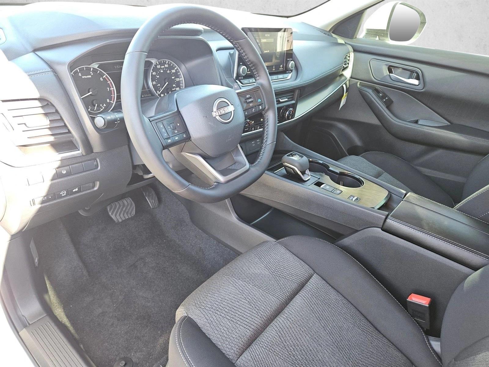 2026 Nissan Rogue SV photo 3