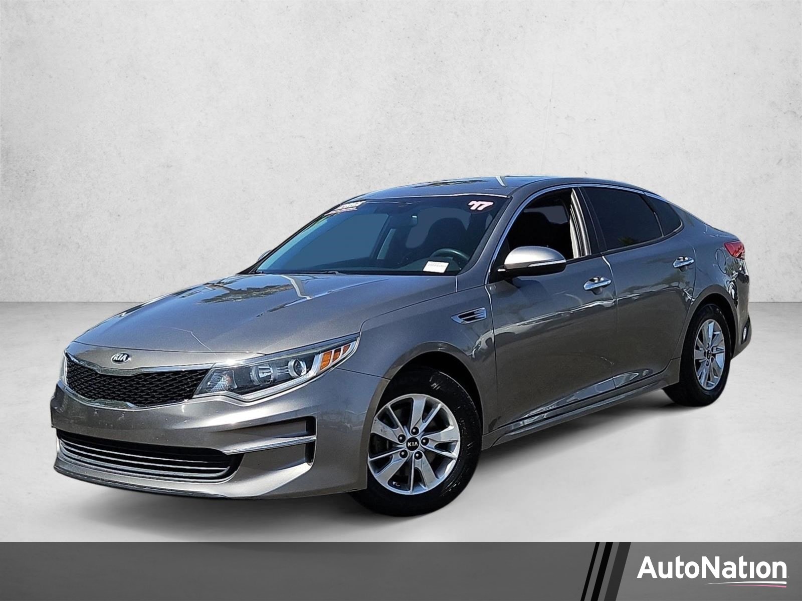 2017 Kia Optima LX AT's photo