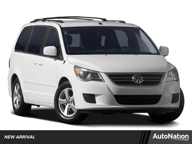 2009 Volkswagen Routan 3.8L S's photo