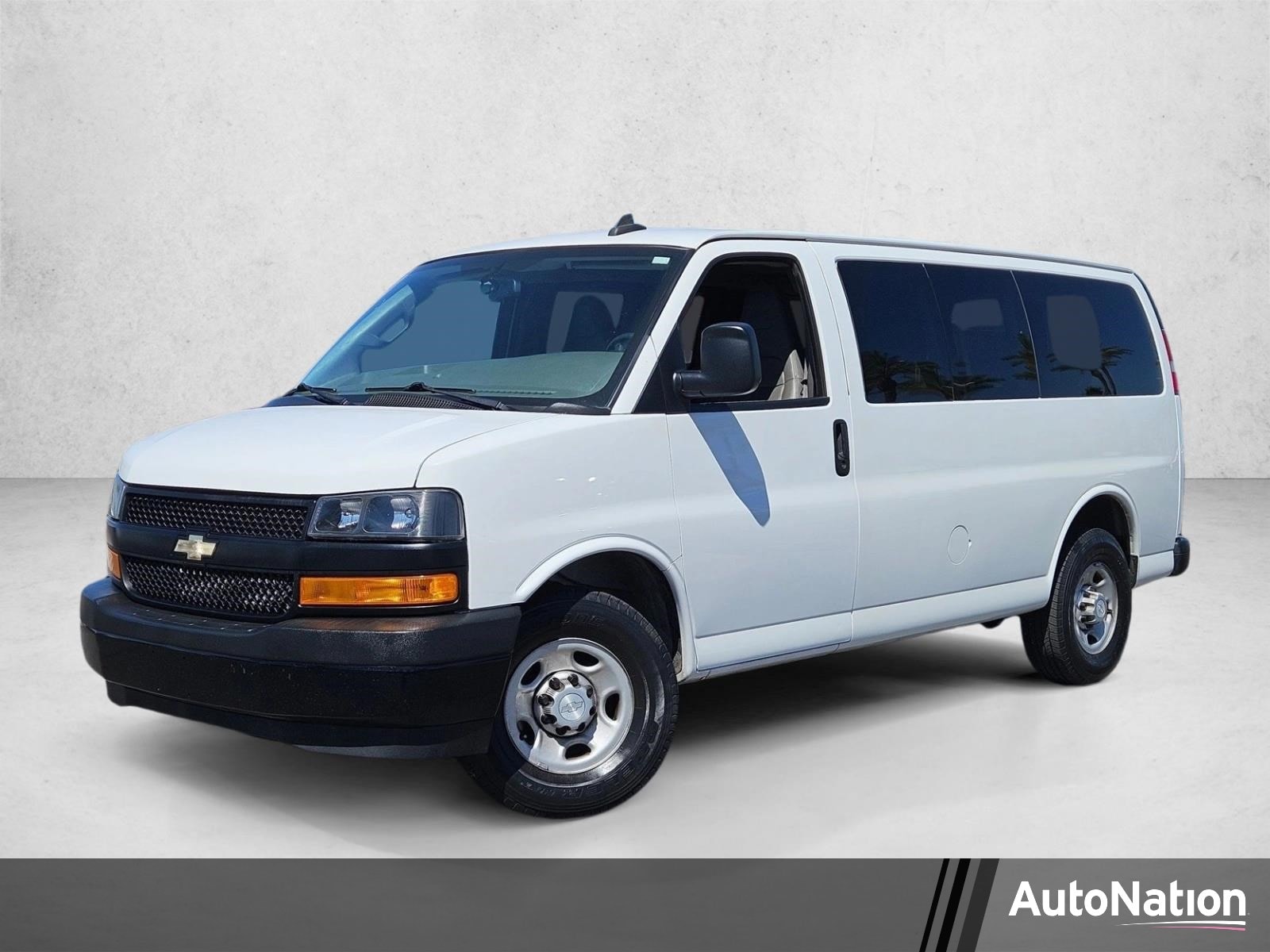 2018 Chevrolet Express 2500 LS's photo