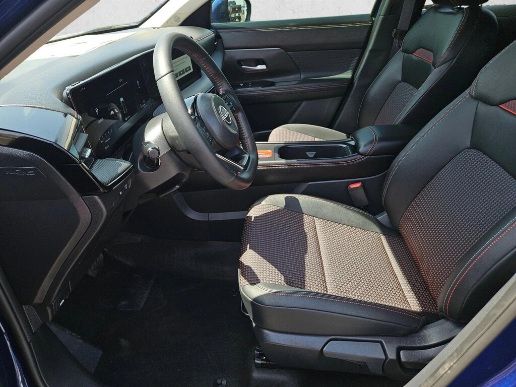 New 2025 Nissan Kicks SR SUV