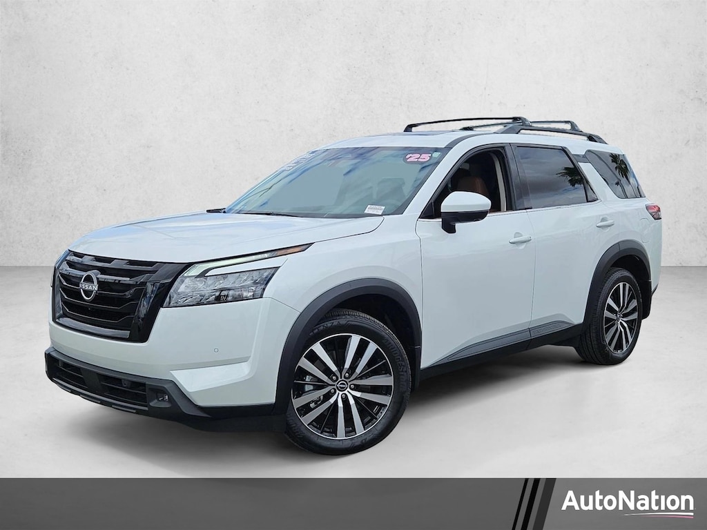 Used 2025 Nissan Pathfinder Platinum SUV