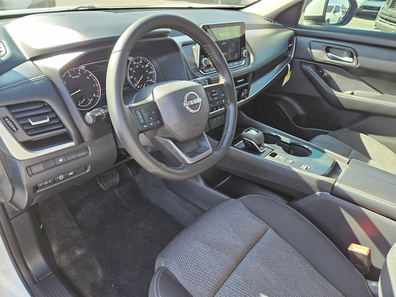 2026 Nissan Rogue SV photo 2