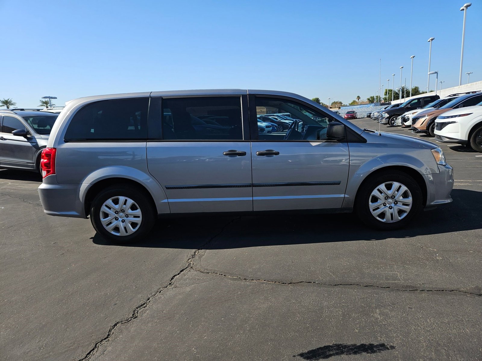 2016 Dodge Grand Caravan SE photo 3
