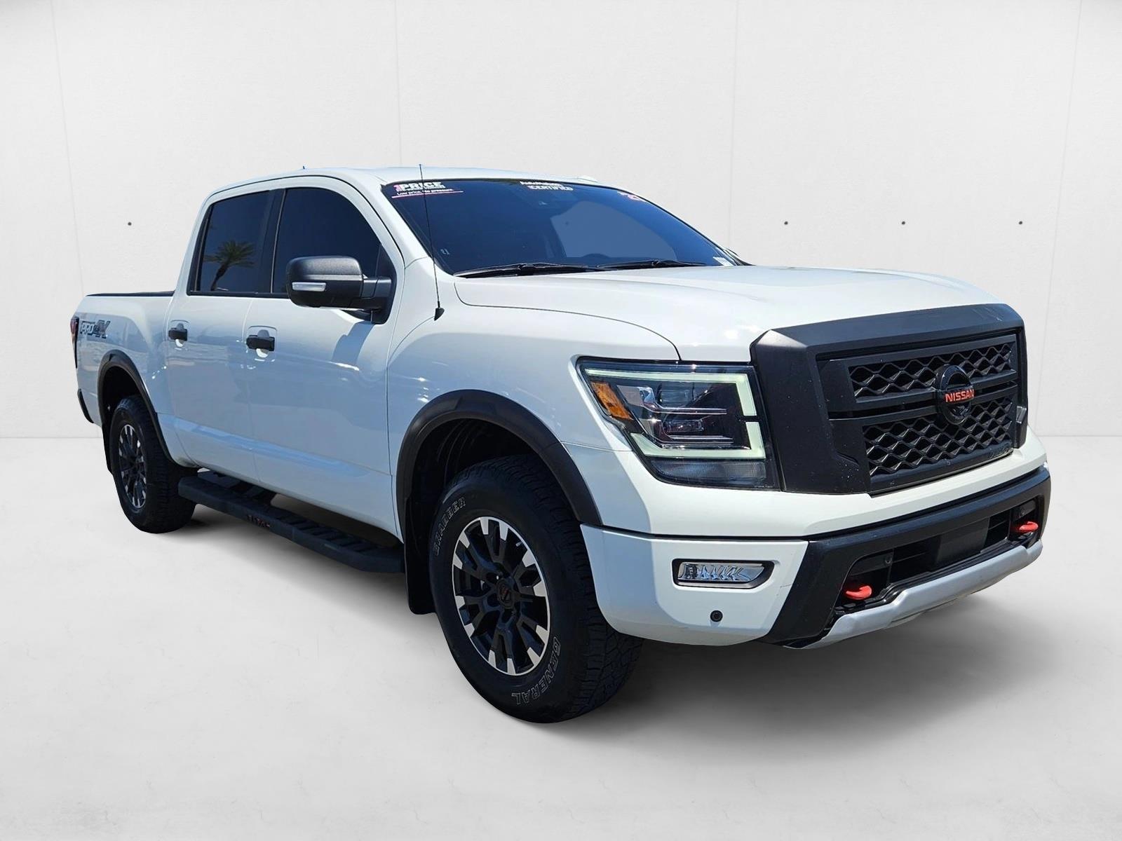 2021 Nissan Titan PRO-4X Crew Cab photo 3