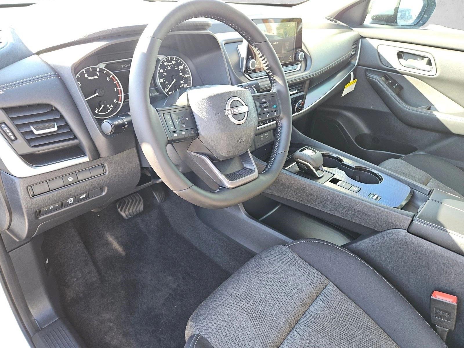 2026 Nissan Rogue SV photo 3