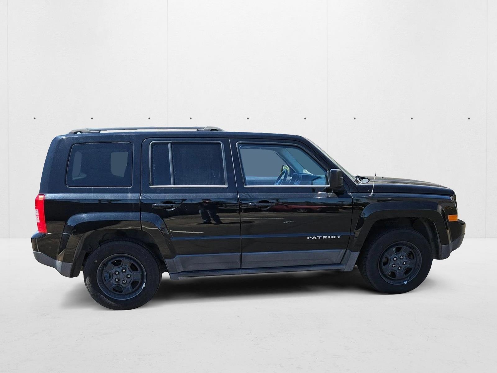 2017 Jeep Patriot Sport photo 2