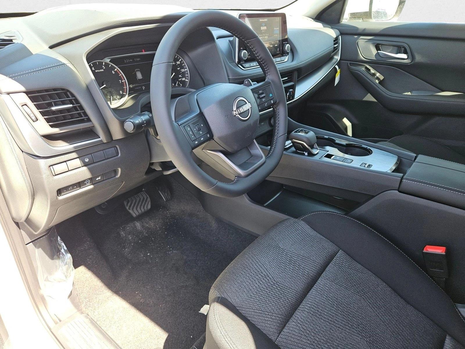 2026 Nissan Rogue SV photo 3